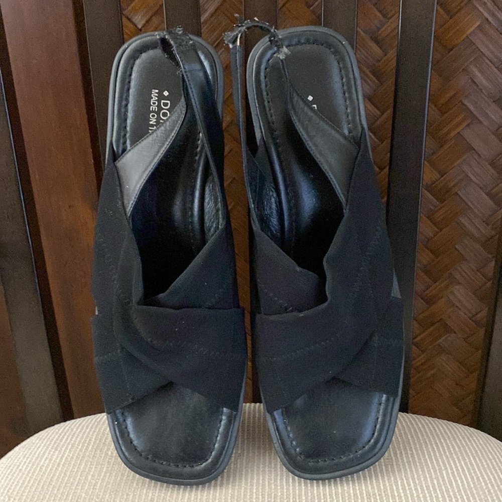 Donald J. Pliner - “Caya” Elastic Sandal. Size 11M